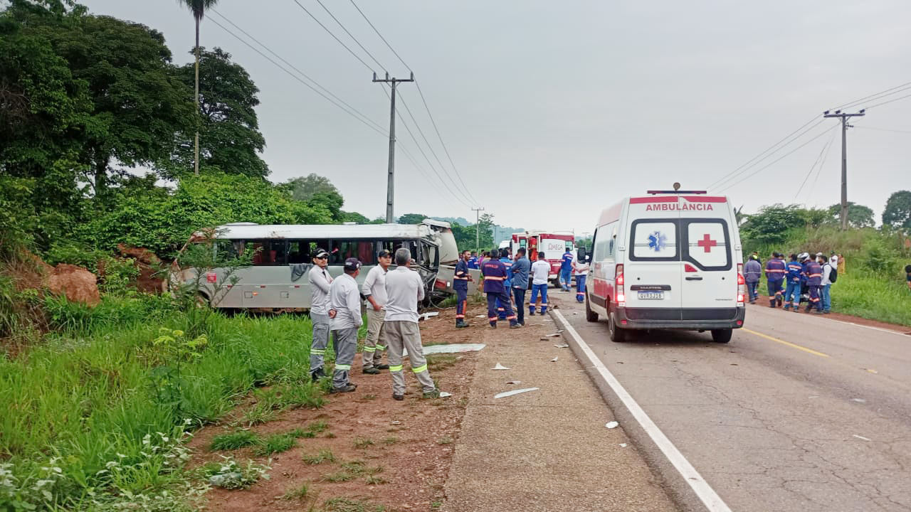 Grave Acidente com Ônibus Escolar Mobiliza Comunidade em Canaã dos Carajás