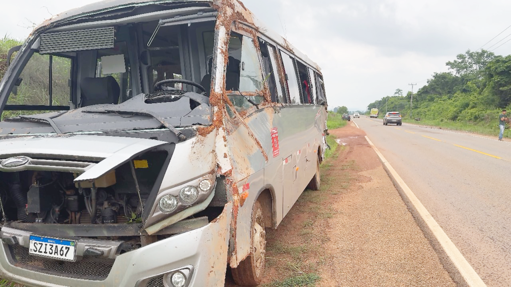 Grave Acidente com Ônibus Escolar Mobiliza Comunidade em Canaã dos Carajás