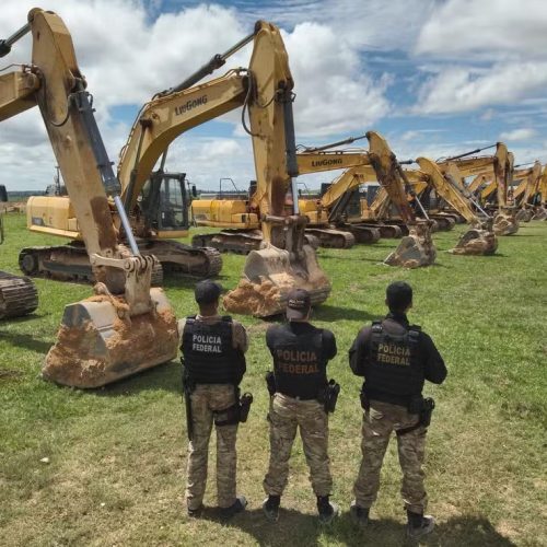 As investigações indicam que, nessa região, podem ter sido extraídos aproximadamente 440 quilos de ouro de forma clandestina. 