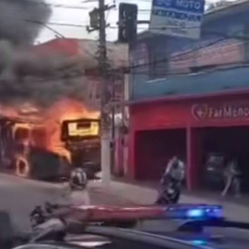  ônibus da linha 677V/10 pegou fogo